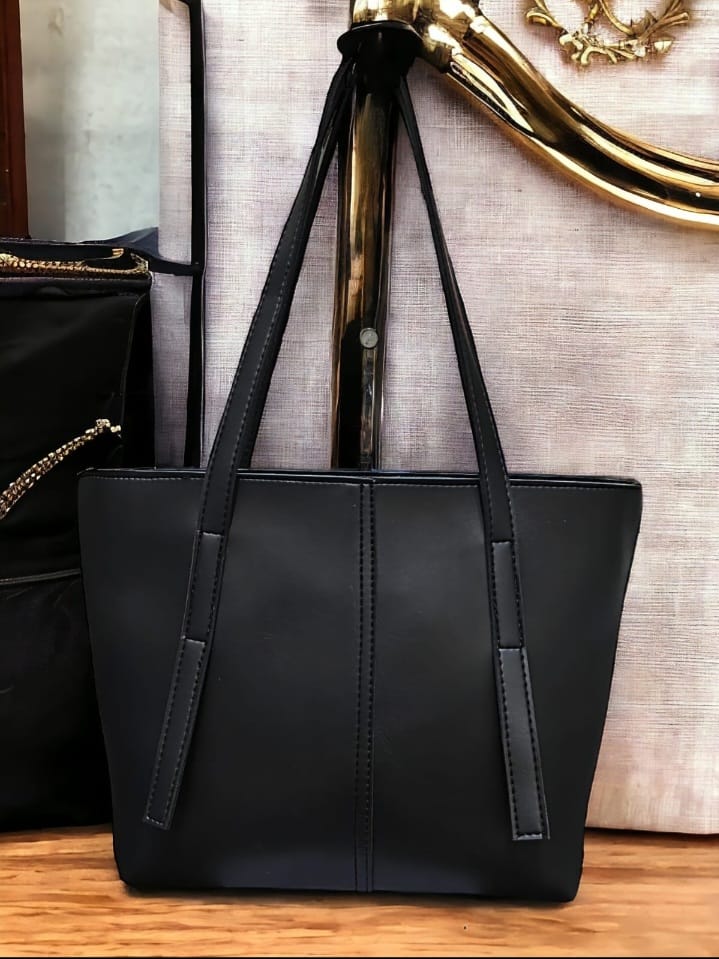 Minimalist shoulder tote bag